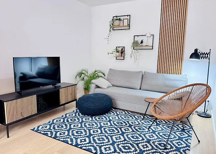 C- Home4U - Apartment With A City View Close To Aquapark, Parking In Secured Area